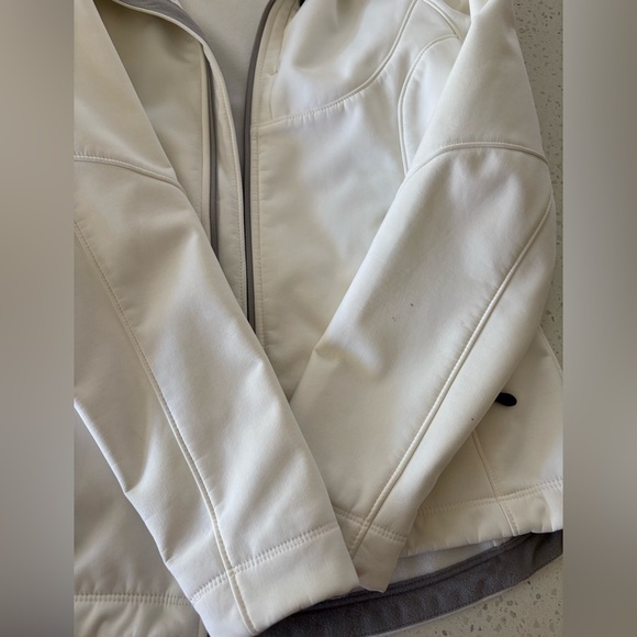 Kirkland Signature White Fleece Jacket - Picture 2 of 5